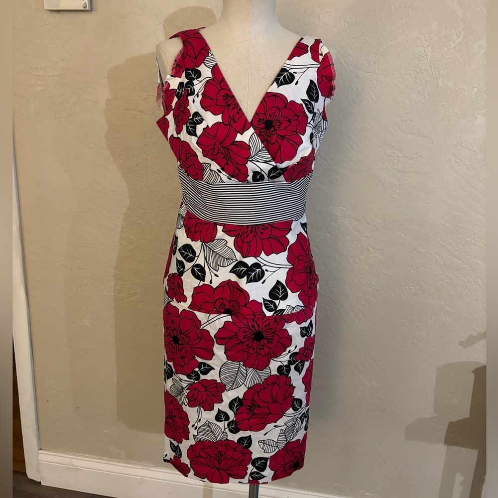 Derby Floral 2 Pcs Skirt Set in Pink and White Pattern Sz 8